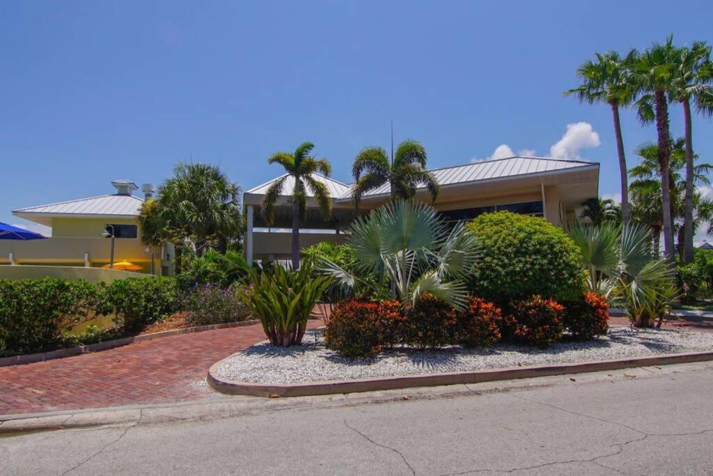 רסקין River Delight,Studio109, Beach & Pool Steps Away + Wifi מראה חיצוני תמונה