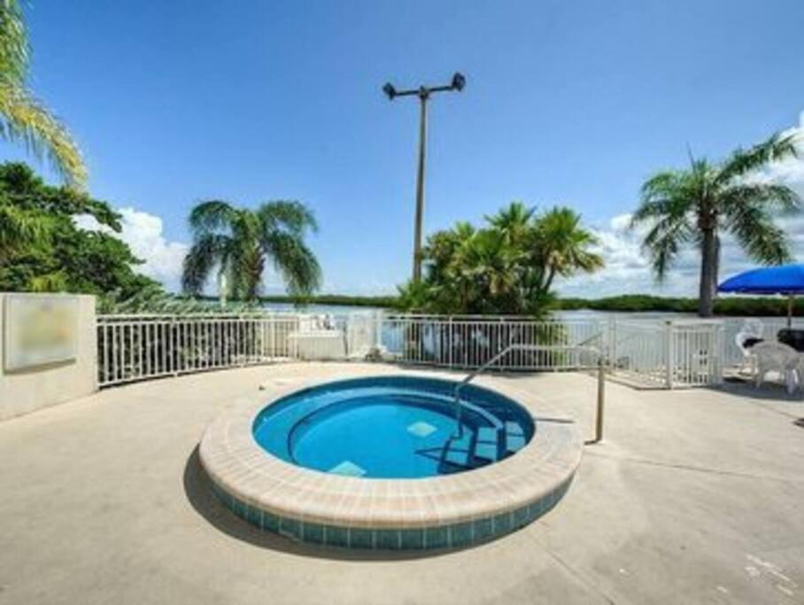 רסקין River Delight,Studio109, Beach & Pool Steps Away + Wifi מראה חיצוני תמונה